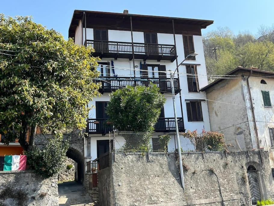 -Appartamento Il Molo- A Due Passi Del Lago Lierna Exterior photo